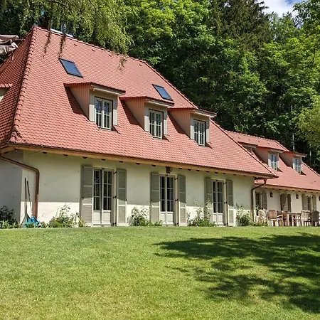 Riedhof Holiday home *